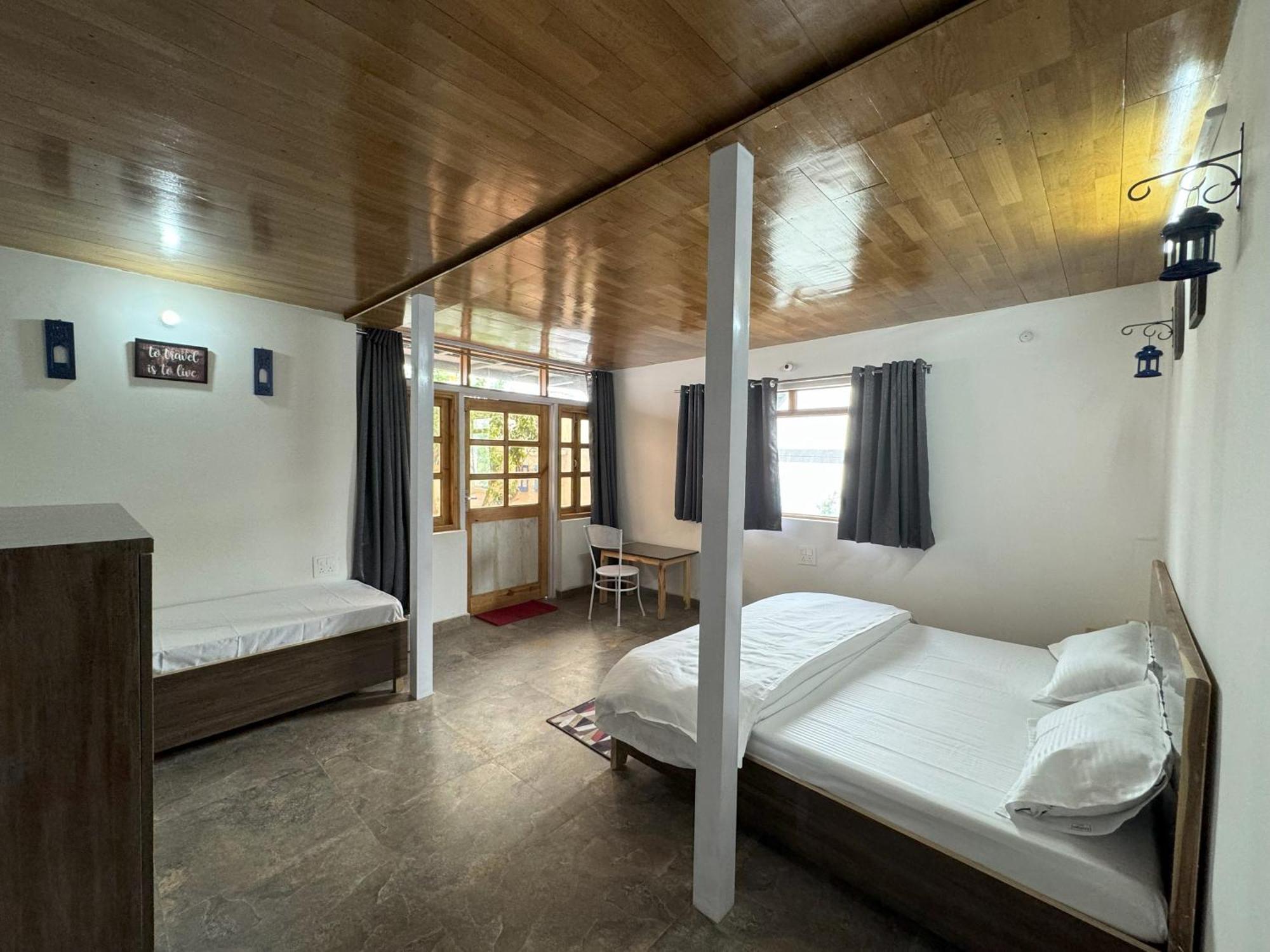 Wanderlust Homestay *
